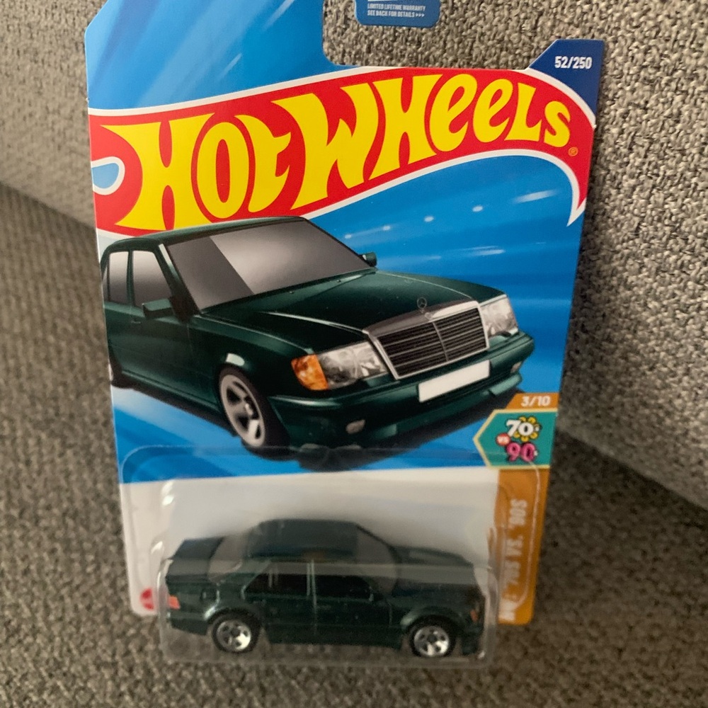 Hot Wheels Mercedes-Benz 500E